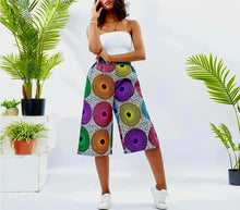 Load image into Gallery viewer, African Circle Print Women&#39;s Short
