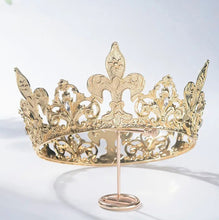 Load image into Gallery viewer, Unisex Gold Plated Crown
